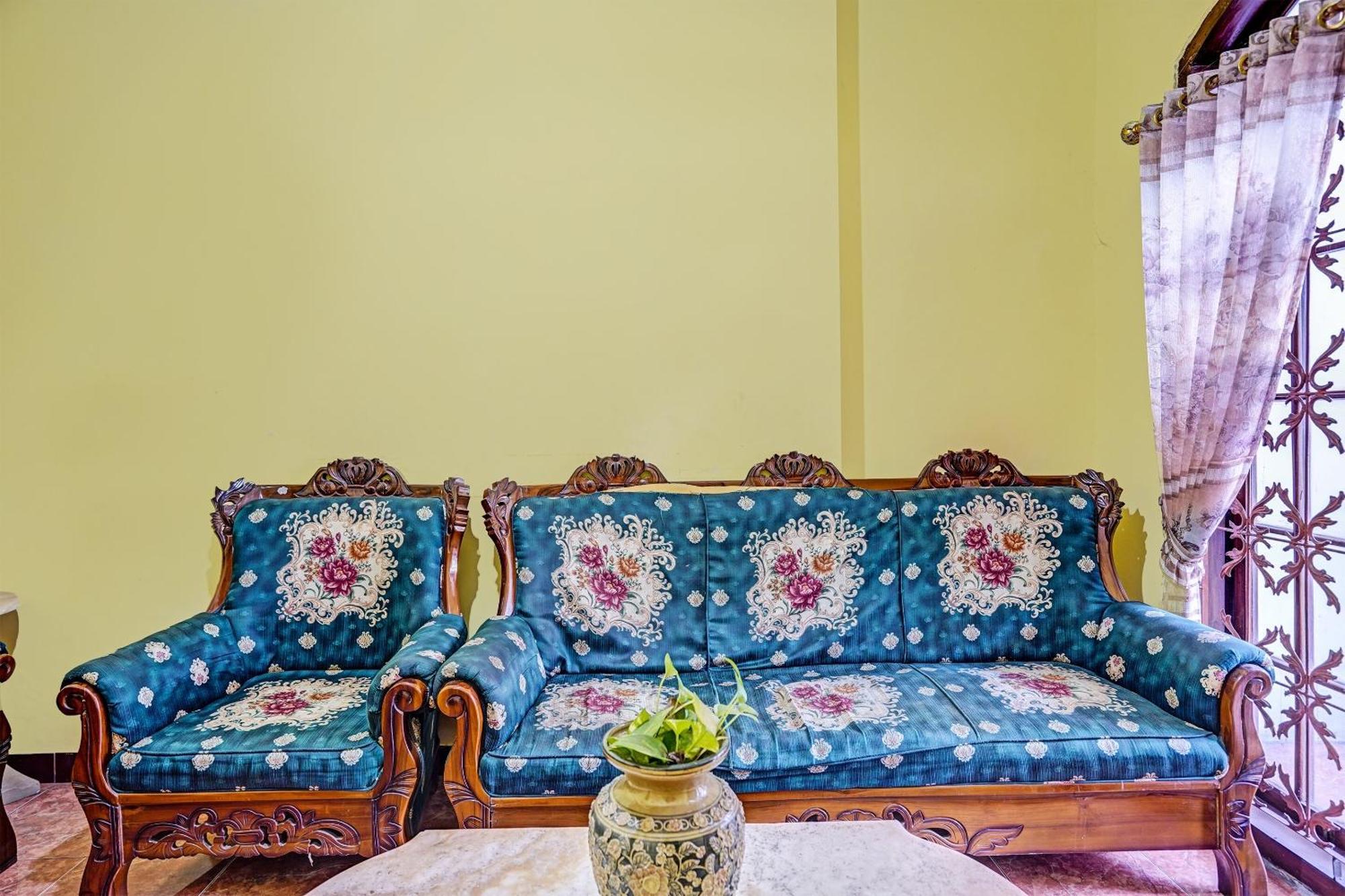 Hotel Spot On 91716 Kost Yy Syariah à Mojokerto Extérieur photo