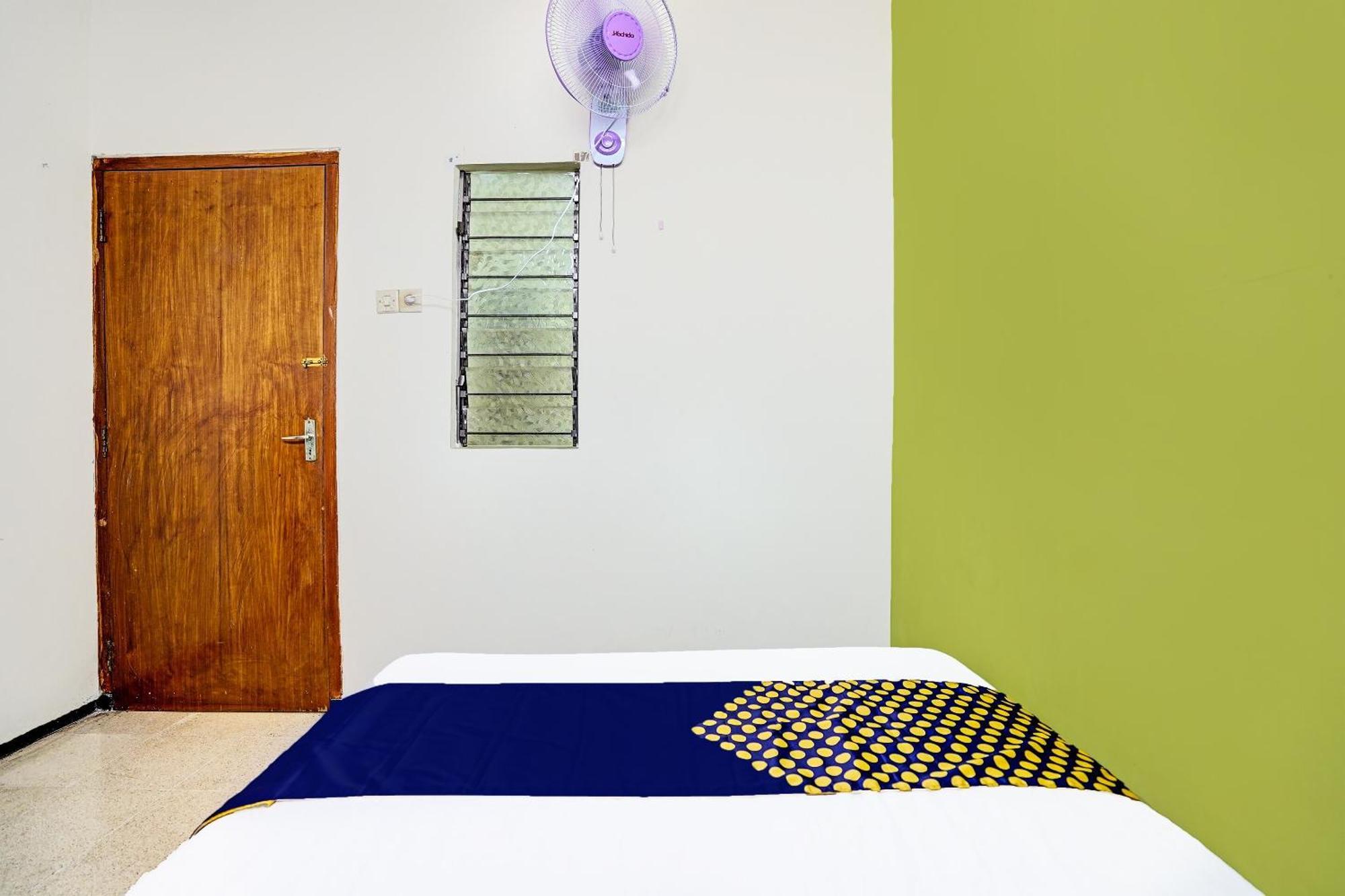 Hotel Spot On 91716 Kost Yy Syariah à Mojokerto Extérieur photo